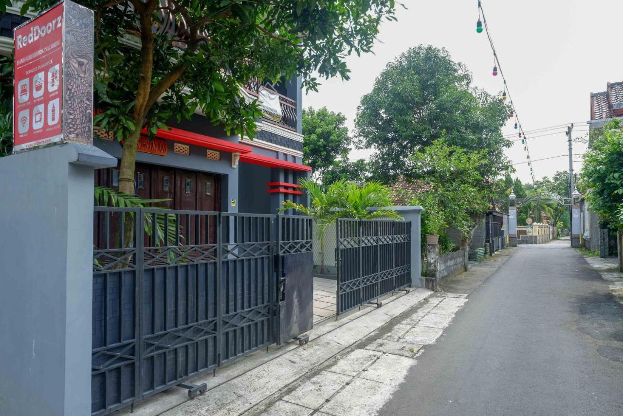 Reddoorz Syariah Near Monumen Jogja Kembali Hotel Kejayan Buitenkant foto