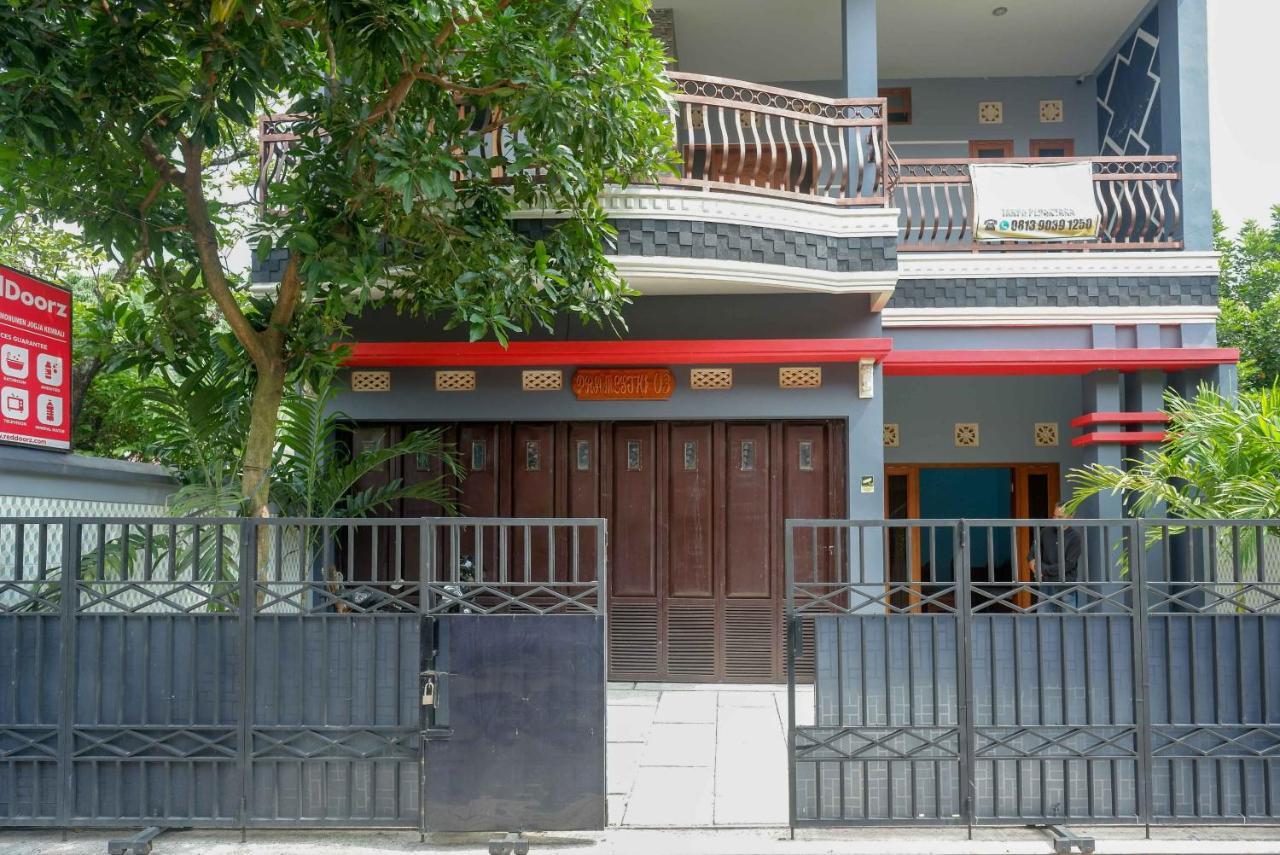 Reddoorz Syariah Near Monumen Jogja Kembali Hotel Kejayan Buitenkant foto